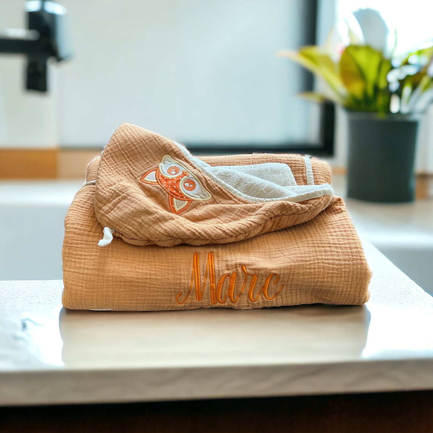 Kids Hooded Towel with Animal Peeking