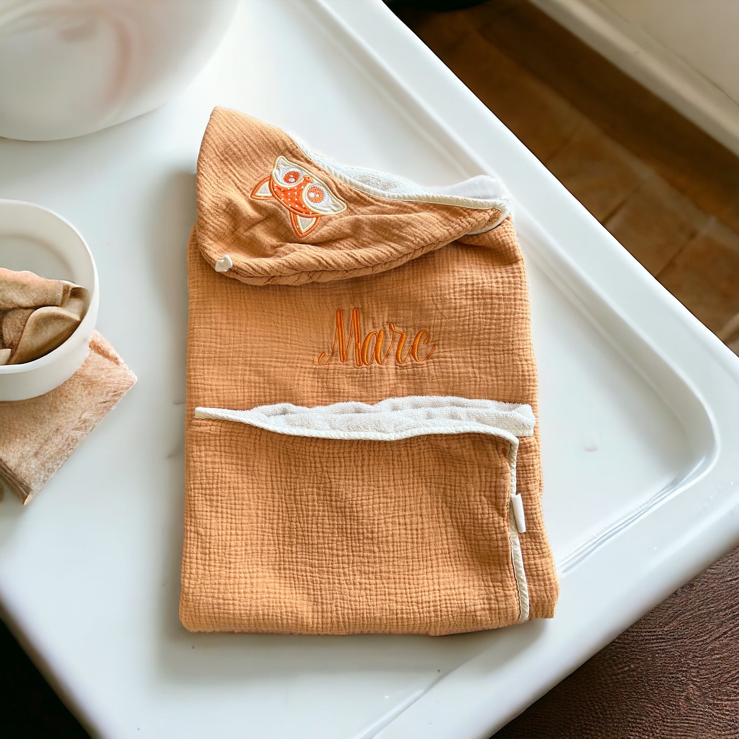 Kids Hooded Towel with Animal Peeking